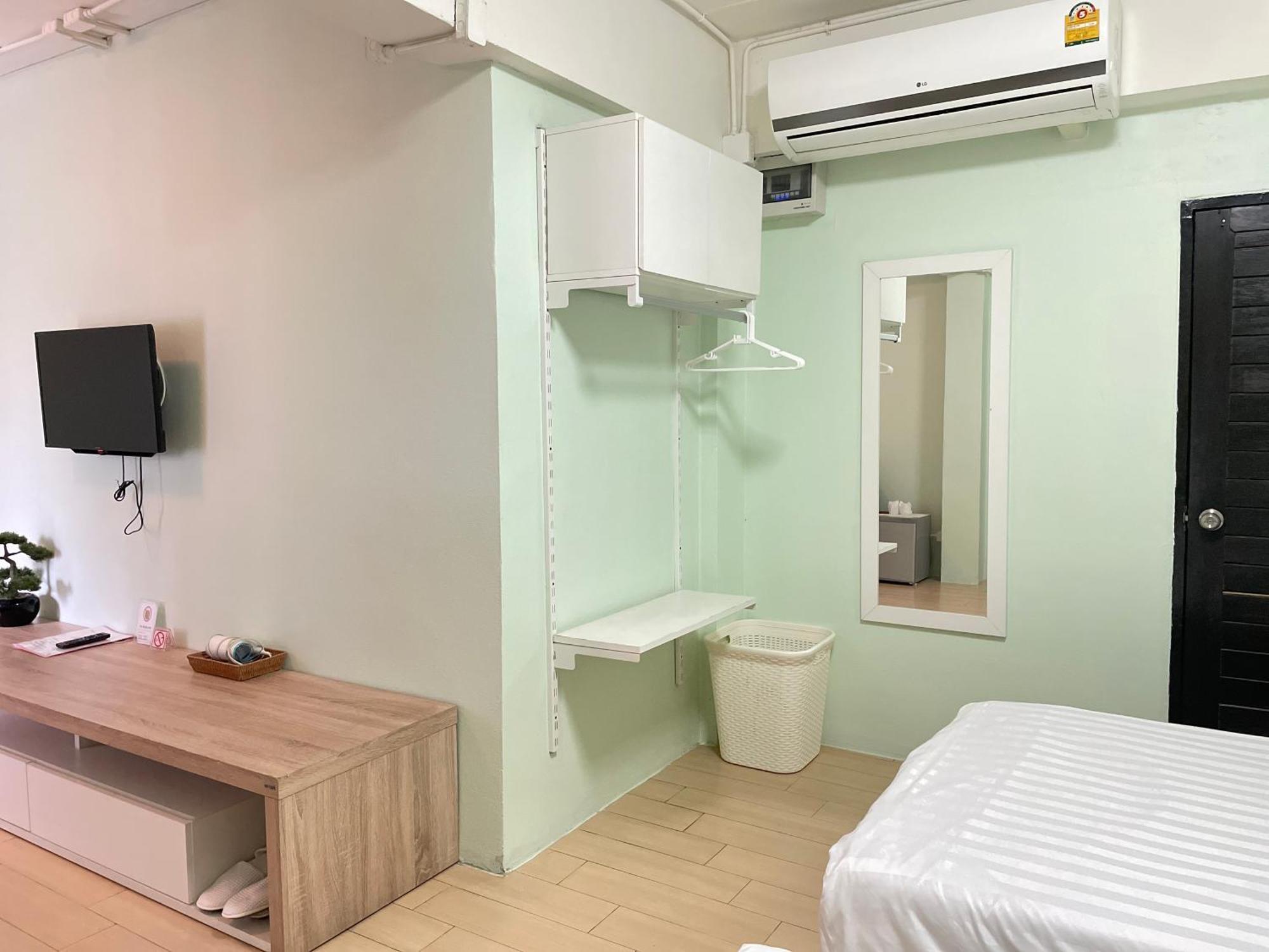 Baan Ploy In (Adults Only) Pansiyon Chiang Mai Dış mekan fotoğraf