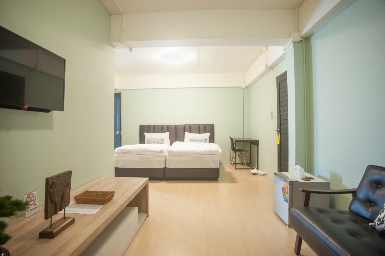 Baan Ploy In (Adults Only) Pansiyon Chiang Mai Dış mekan fotoğraf